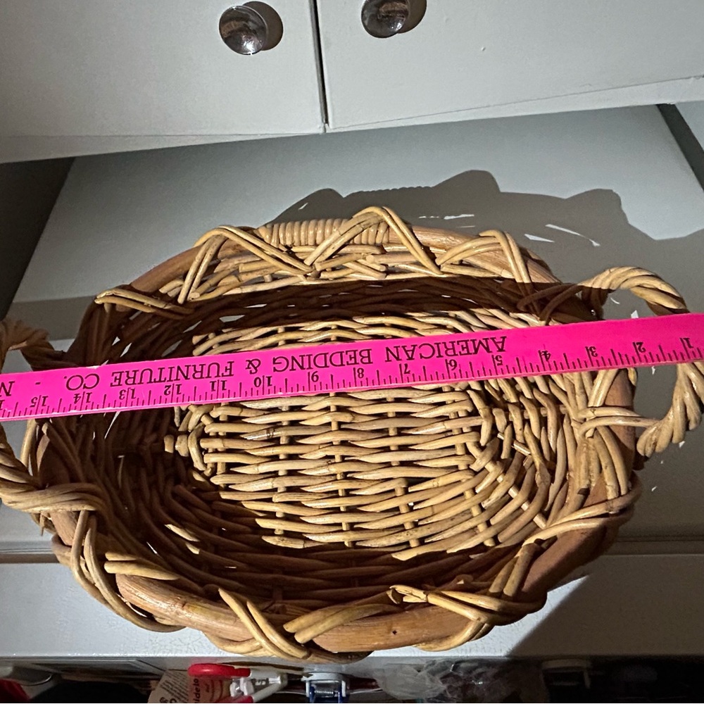 Vintage, Oval Rattan Wicker Breakfast Tray/Basket with Two Handles - Picture 5 of 9